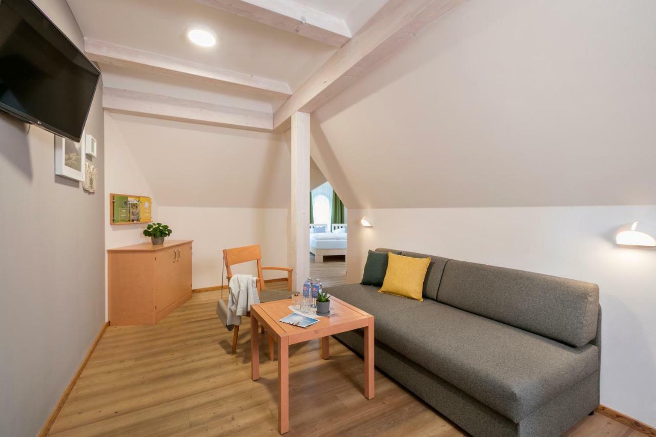 Jufa Hotel Schloss Roethelstein Адмонт Екстериор снимка